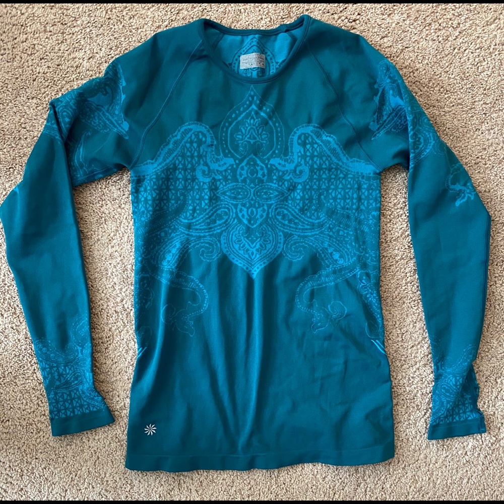Athleta long sleeve tech shirt